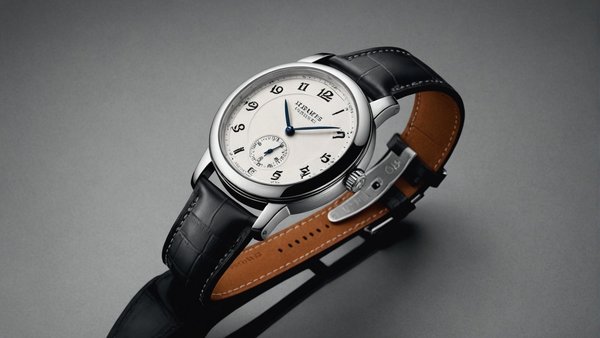 Élégance authentique : montre hermès homme chez bijouterie rigal